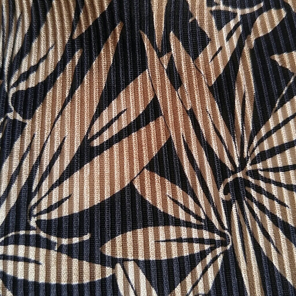 Dress - Picture 5 of 9